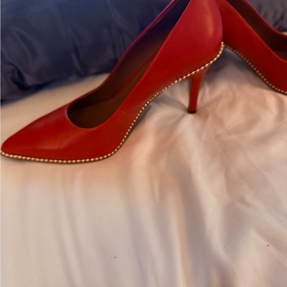 COACH Orange Waverley Pump
3” heel 
5.5 , true to size
Good condition